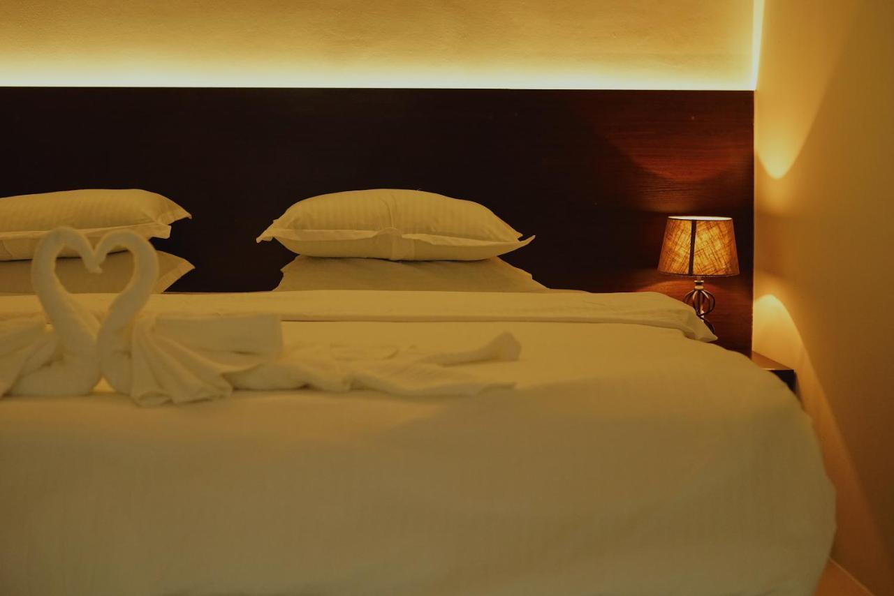 Violet Inn Hotel ダラバンドゥ エクステリア 写真